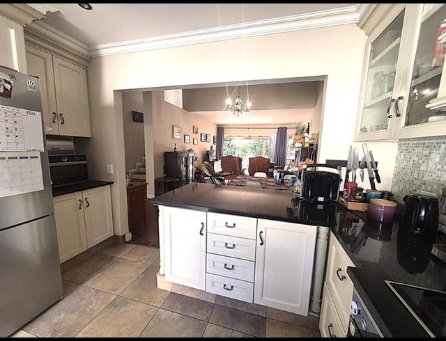 3 BEDROOM PROPERTY TO RENT IN EPSOM DOWNS